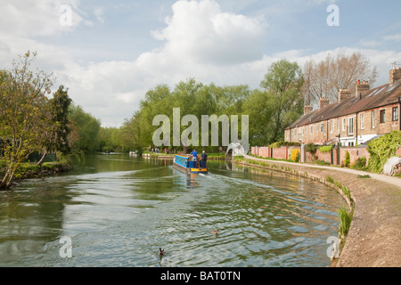 Narrowboat Kreuzfahrt entlang der Themse bei Osney in Oxford Uk Stockfoto