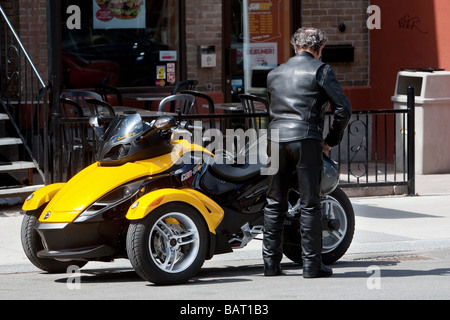 BRP kann bin Spyder Roadster wird auf Avenue Cartier in Quebec Stadt gesehen. Stockfoto