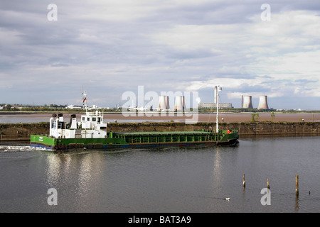 Lastkahn auf den Manchester Ship Canal, Fiddlers Ferry, UK Stockfoto