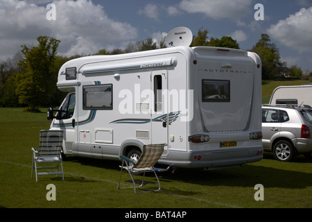 Wohnmobil mit Sat-Antenne auf einem Campingplatz in County Armagh Nordirland Vereinigtes Königreich Stockfoto