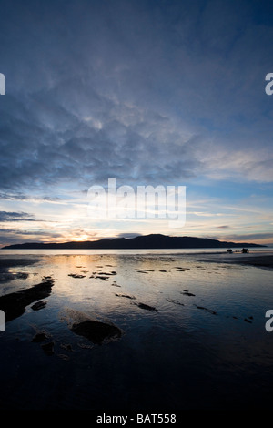 Sonnenuntergang über Kapiti Island und Paraparaumu Beach Kapiti Coast Nordinsel Neuseeland Stockfoto