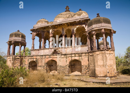 32 Säulen Chhatri in Ranthambhore Fort, Ranthambhore National Park, Rajasthan, Indien Stockfoto