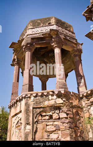 Bestandteil der 32 Säulen Chhatri in Ranthambhore Fort, Ranthambhore National Park, Rajasthan, Indien Stockfoto