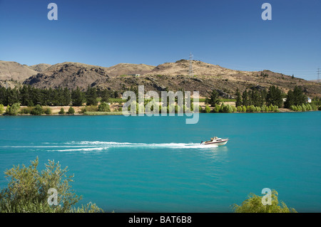 Kornische Punkt Ausflugsschiff und Lake Dunstan Cromwell Central Otago Südinsel Neuseeland Stockfoto