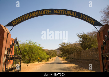 Eingang zum Ranthambhore National Park, Rajasthan, Indien Stockfoto