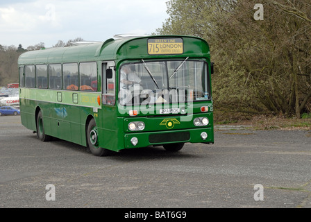 Drei Viertel Frontansicht des JPA 190K eine vollständig restaurierte operative 1972 einzelne Decker AEC Reliance RP 90 mit Park Royal DP45F Stockfoto