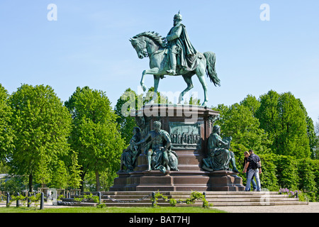 Reiterstandbild Friedrich Franz II. im Park Schlosses in Schwerin in Mecklenburg Vorpommern Stockfoto