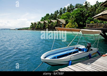 Tropisches Inselparadies über Wasserbungalows Pearl Farm Beach Resort Samal Insel südlichen Teil der Philippinen Urlaub Stockfoto
