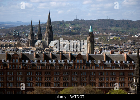 Blick vom Edinburgh Castle, Blick nach Westen, über den Caledonian Hotel und Str. Marys Kathedrale in Richtung Corstorphine Hügel. Stockfoto