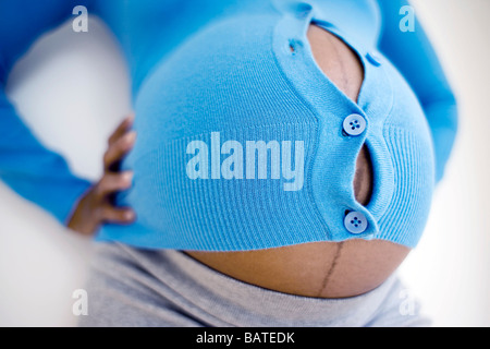 Schwangere Frau auf volle Amtszeit. Stockfoto