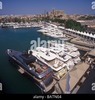 Palma International Boat Show 2009 - Panorama-Aufnahmen mit dem Sanlorenzo stehen dabei im Vordergrund, Mallorca Stockfoto