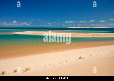 Strand und Dünen auf der Bazaruto Archipel in Mosambik Stockfoto