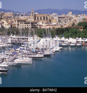 Palma International Boat Show 2009 - Panoramablick auf Palma Old Port (Moll Vell / Muelle Viejo), Hafen von Palma De Mallorca Stockfoto