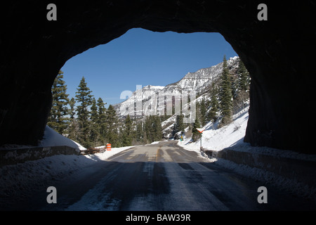 Winter-Ansicht eines Tunnels auf The Million Dollar Highway western Colorado zwischen Silverton und Ouray Stockfoto