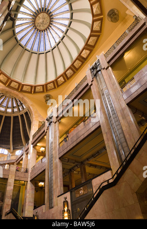 Palacio de Bellas Artes Atrium und Glasmalerei Kuppel in Mexiko-Stadt. Stockfoto