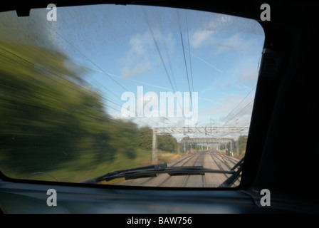 Blick aus der Kabine auf der Jungfrau-Züge-London nach Manchester 0905 Class 390 Pendolino-Neigezug Stockfoto