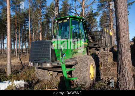 John Deere 1110D ECO III Spediteur bei der Taiga Forest, Finnland Stockfoto