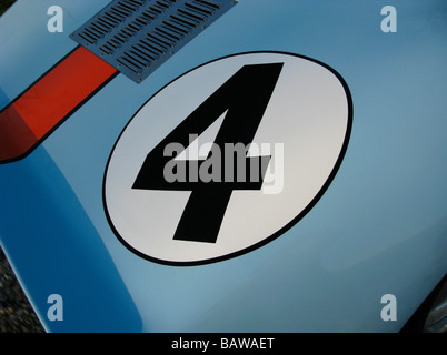 Nummer 4 Abziehbilder, Ford gt40 blau / orange Lackierung Stockfoto