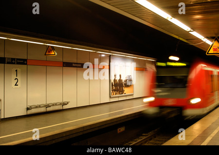 Marienplatz unterirdische S-Bahn Zug Station München Bayern Deutschland Stockfoto