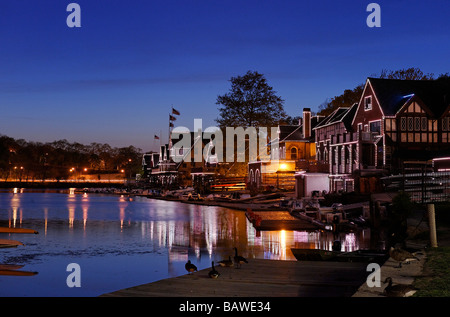 Boathouse Row und den Schuylkill River bei Nacht Philadelphia Pennsylvania Stockfoto