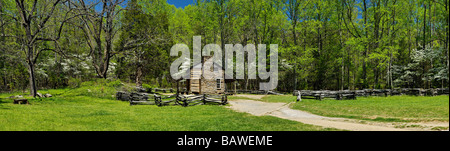 Panorama von John Oliver s Ort Hütte in Cades Cove in der Great-Smoky-Mountains-Nationalpark-Tennessee Stockfoto