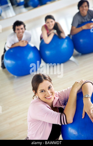 Fitness-Studio Menschen Lächeln Stockfoto