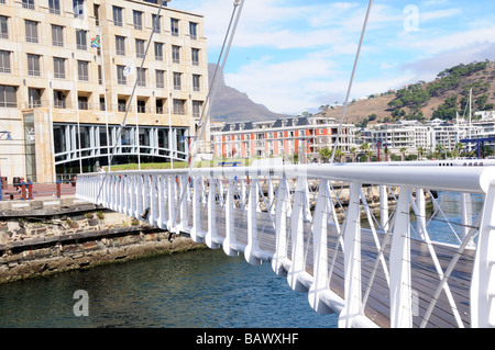 Swing Bridge auf die Victoeia und Albert Waterfront Kapstadt Südafrika Stockfoto