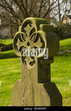 Grabstein aus der Nähe auf dem Friedhof der Kathedrale von Ripon Ripon North Yorkshire England Vereinigtes Königreich GB Großbritannien Stockfoto