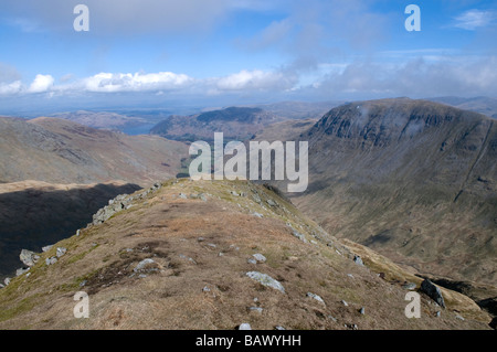 Blick vom Dollywaggon Hecht über die Zunge heraus gegen Grisedale Valley, Lake District, Cumbria Stockfoto