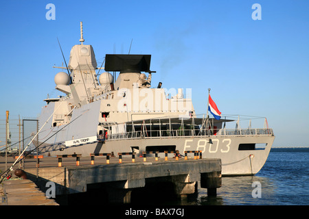 Rückseite der Fregatte HNLMS Tromp F803 der Royal Netherlands Navy in Lissabon, Portugal Stockfoto