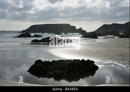 Marloes Sands Beach im Abendlicht Pembrokeshire Cymru Wales UK Stockfoto