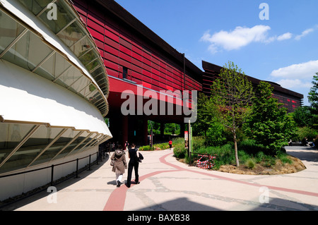 Außenansicht des Quai Branly Museum (MQB) ein neues Museum für Kunst aus indigenen Kulturen; Das Hotel liegt in Paris, Frankreich. Stockfoto