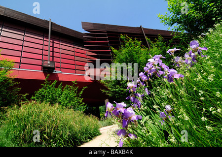 Außenansicht des Quai Branly Museum (MQB) ein neues Museum für Kunst aus indigenen Kulturen; Das Hotel liegt in Paris, Frankreich. Stockfoto