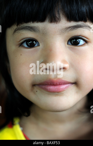 junges Mädchen in Thong pha Phum thailand Stockfoto