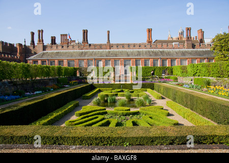 Der Teich Garten & Orangerie Hampton Court Palace London England Stockfoto