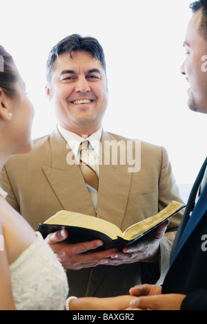 Multi-ethnischen paar heiraten Stockfoto
