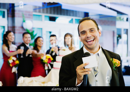 Russe geben Toast bei Hochzeit Stockfoto