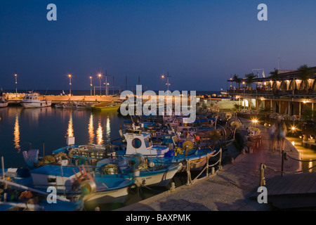 Hafen Sie mit Fischerbooten in der Nacht, Fischereihafen, Agia Napa, Zypern Süd, Zypern Stockfoto