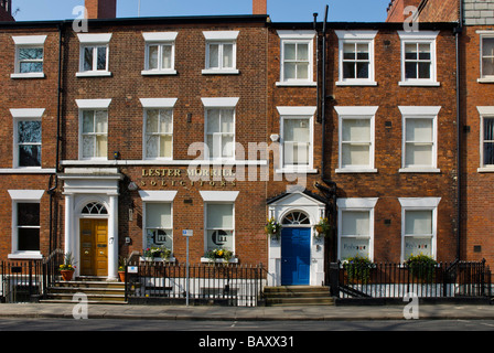 Georgische Fassaden im Park Square, Leeds, West Yorkshire, Großbritannien Stockfoto