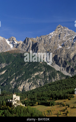 Schloss Tarasp mit Piz San Jon, Scuol, Unterengadin, Engadin, Graubünden, Schweiz Stockfoto