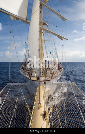 Segel-Kreuzfahrtschiff Star Flyer (Star Clippers Kreuzfahrten), Rangiroa, die Tuamotus, Französisch-Polynesien Stockfoto