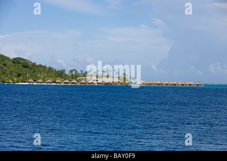 Bora Bora Lagoon Resort &amp; Spa Wasserbungalows, Bora Bora, Gesellschaftsinseln, Französisch-Polynesien Stockfoto