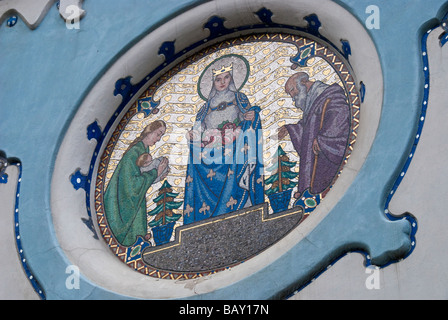 Einzelheiten zu den Modry Kostolik (St. Elisabeth oder die blaue Kirche) in Bratislava, Slowakische Republik Stockfoto