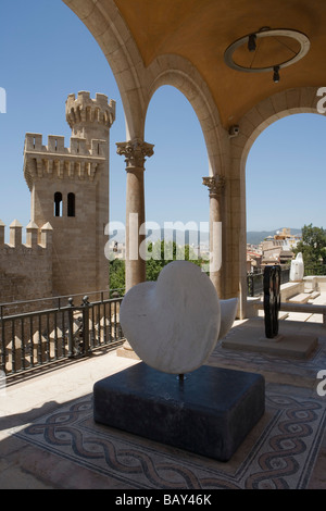 Outdoor-Ausstellungen im Palau March Museo Museum und Turm der Almudaina-Palast, Palma, Mallorca, Balearen, Spanien Stockfoto