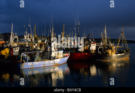 Angelboote/Fischerboote im Hafen von Killybegs, County Donegal, Irland, Europa Stockfoto