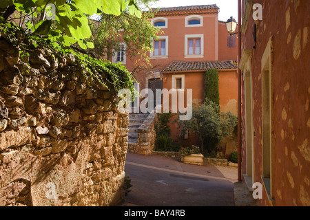Im Dorf Roussillon, Vaucluse, Provence, Frankreich Stockfoto