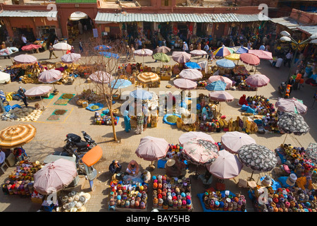 Der geschäftigen Marktplatz im Souk Marrakesch Marokko Stockfoto