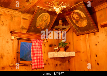 Kruzifix in die Wohnzimmer der Berg Bauernhaus, Tal Pfossental, Texelgruppe Bereich Ötztal Angebot, Südtirol, Italien Stockfoto