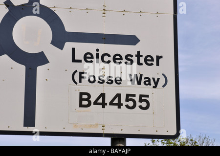 Straßenschild mit Fosse Way auf, Warwickshire, England, UK Stockfoto