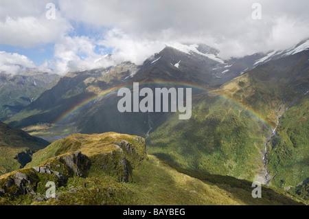 Regenbogen über Französisch Ridge Mt Aspiring National Park Südinsel Neuseeland Stockfoto